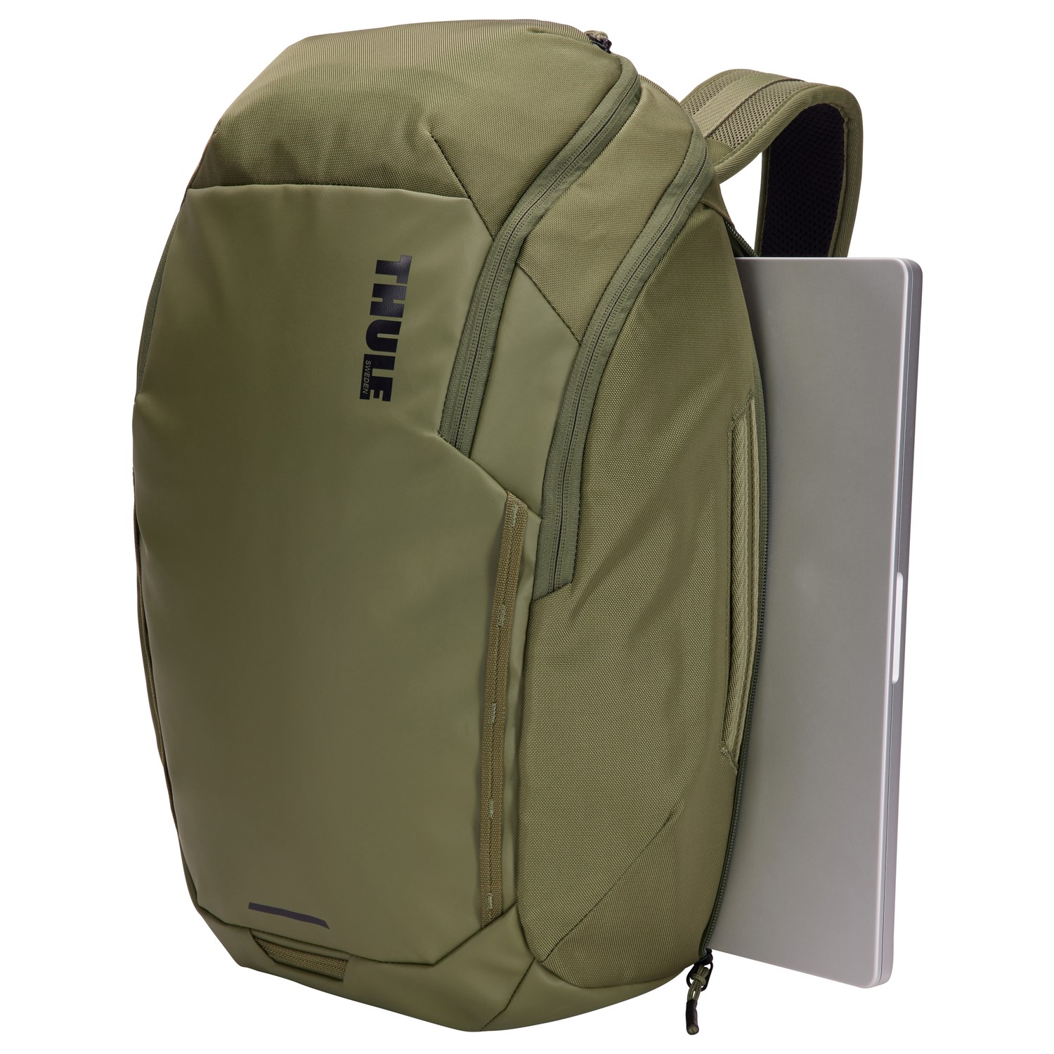 Quickly access your laptop on the go with the side zip
