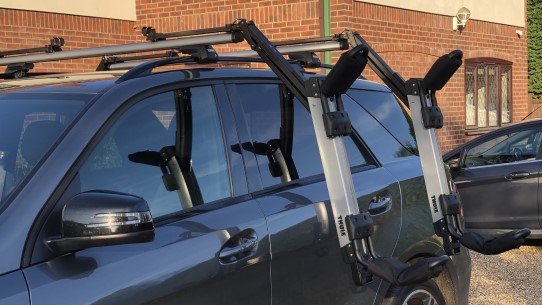 Thule Hullavator Pro kayak carrier with cradle lowered